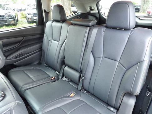 Used 2023 Subaru Ascent Limited w/ Technology Package AWD/4WD image 27
