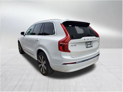 Used 2024 Volvo XC90 B6 Plus image 3