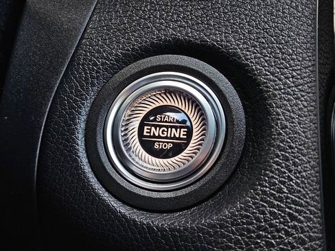 Certified 2020 Mercedes-Benz C 300 4MATIC Sedan image 22