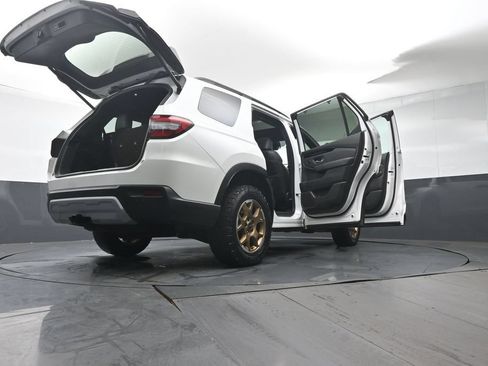 Used 2024 Honda Pilot TrailSport image 51
