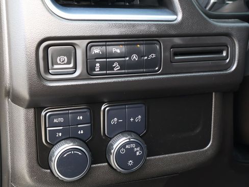 Used 2021 Chevrolet Tahoe Z71 w/ Luxury Package image 26