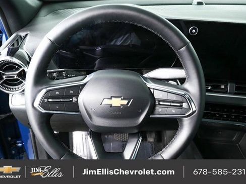 Used 2025 Chevrolet Equinox LT w/ Convenience Package II image 9