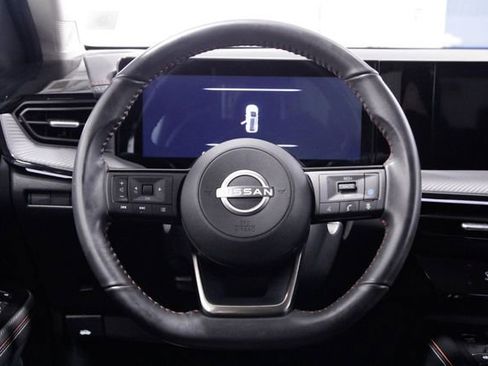 Used 2025 Nissan Kicks SR image 15