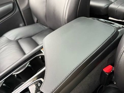 Used 2024 Volvo XC90 B6 Plus w/ Protection Package Premier image 30