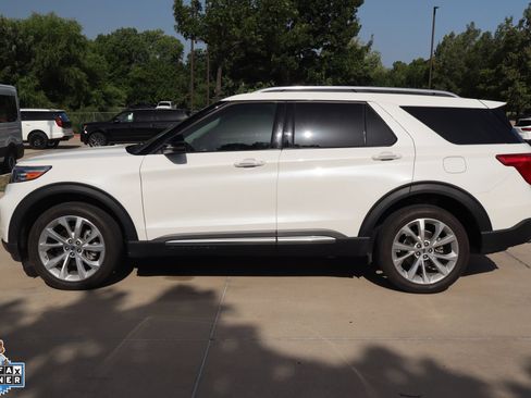 Certified 2024 Ford Explorer Platinum w/ Technology Package AWD/4WD image 7