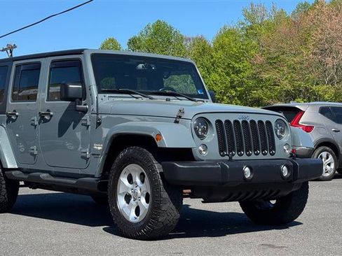 Used 2015 Jeep Wrangler Unlimited Sahara image 4