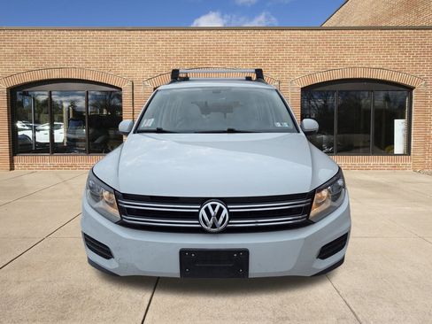 Used 2017 Volkswagen Tiguan S image 7