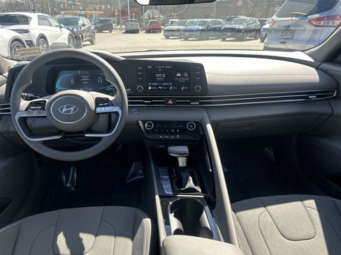 New 2025 Hyundai Elantra Blue image 3