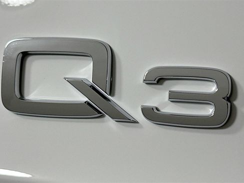 Used 2025 Audi Q3 2.0T Premium w/ Convenience Package image 10