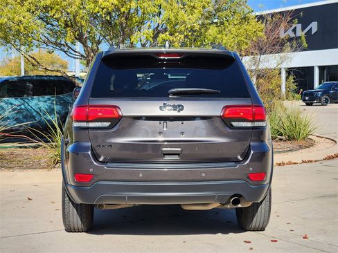 Used 2020 Jeep Grand Cherokee Laredo image 13