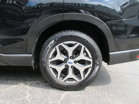 Used 2020 Subaru Forester Premium AWD/4WD image 22