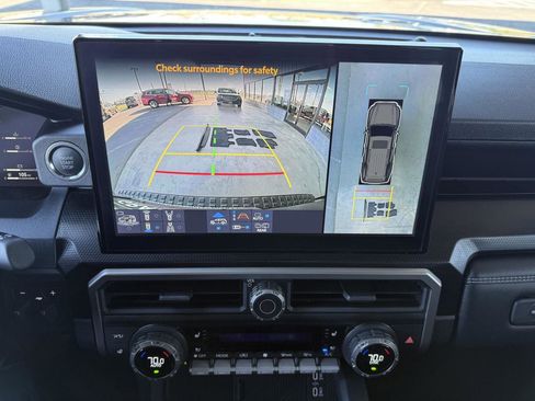 Used 2025 Toyota 4Runner Limited AWD/4WD image 21