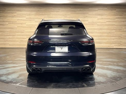 Used 2022 Porsche Cayenne Turbo image 21