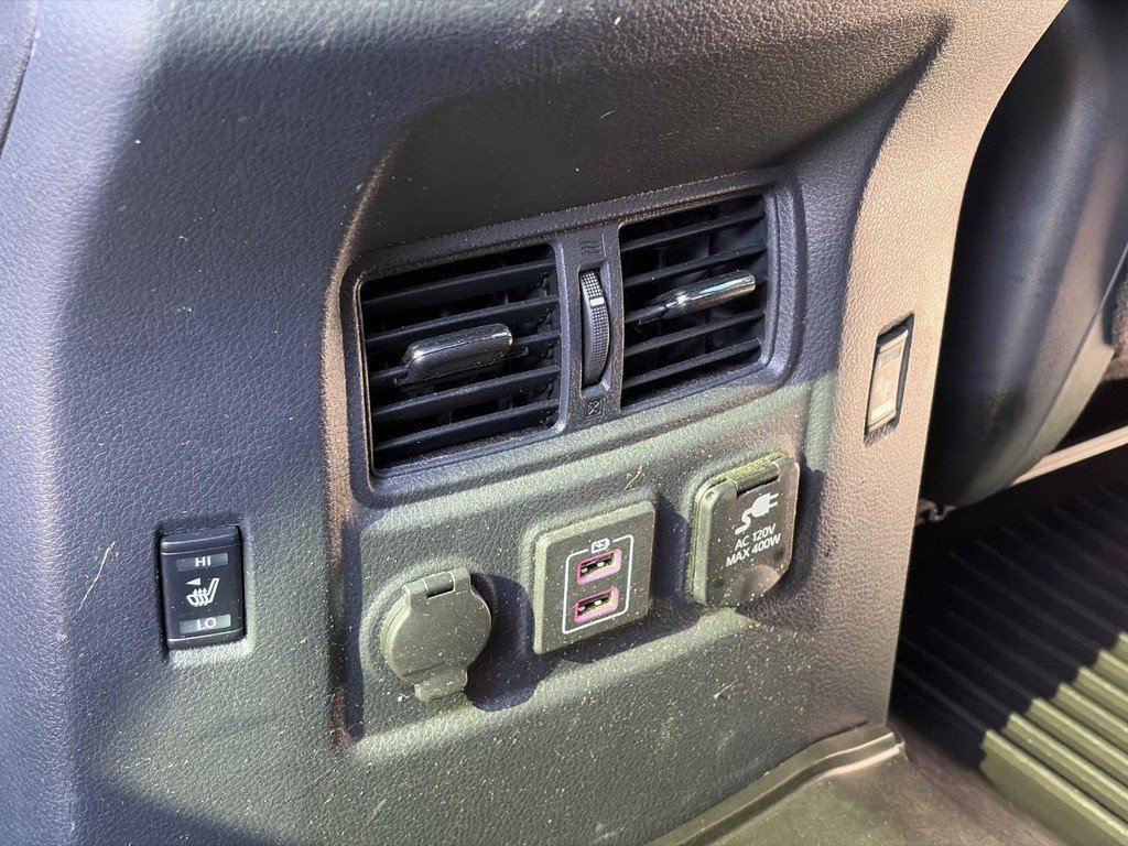 Used 2023 Nissan Titan PRO-4X w/ Pro-4x Convenience Package AWD/4WD image 12