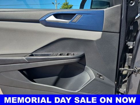 Used 2023 Volkswagen Taos SE FWD image 40