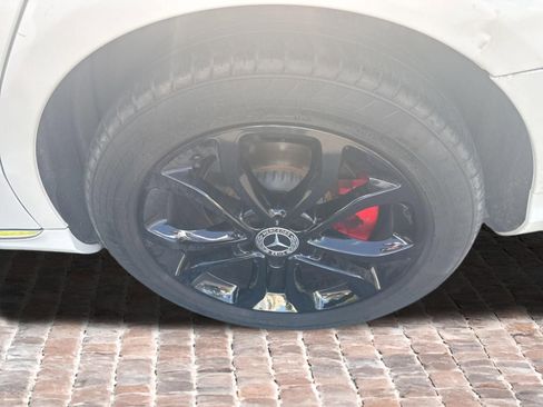 Used 2018 Mercedes-Benz C 300 4MATIC Sedan image 4