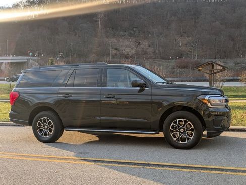 Used 2022 Ford Expedition Max XLT image 5