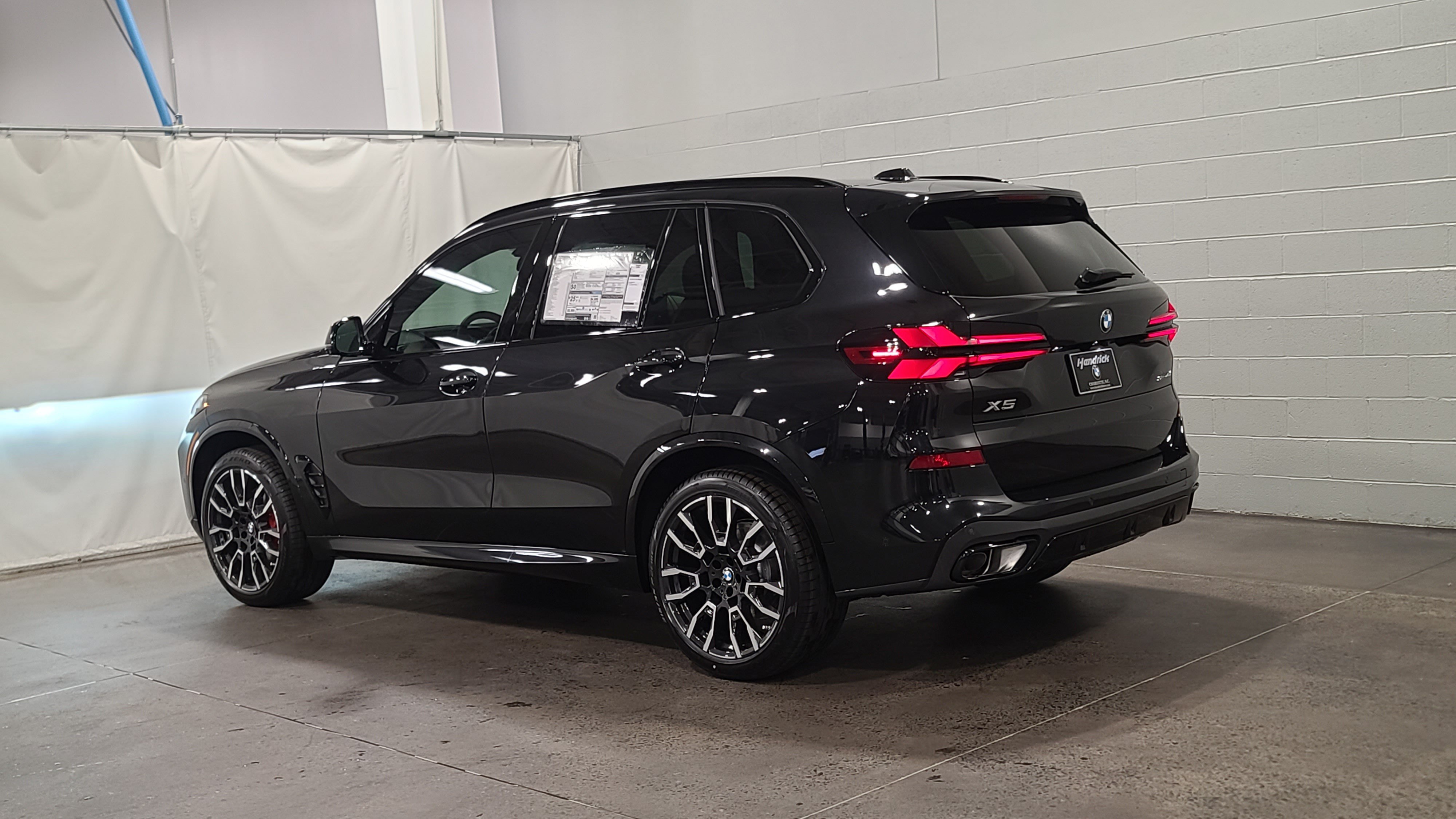 Used 2026 BMW X5 sDrive40i w/ M Sport Package RWD image 6