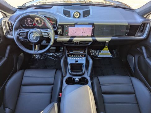 New 2026 Porsche Cayenne Turbo image 22