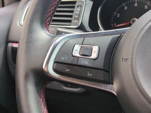 Used 2017 Volkswagen Jetta GLI FWD image 19