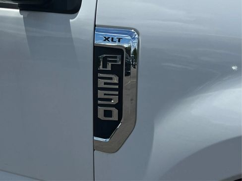 Used 2018 Ford F250 XLT w/ Snow Plow Prep Package AWD/4WD image 28