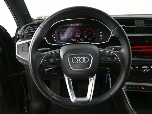 Used 2022 Audi Q3 2.0T Premium w/ Convenience Package AWD/4WD image 2