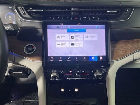 Certified 2022 Jeep Grand Cherokee Summit w/ Luxury Tech Group V image 19