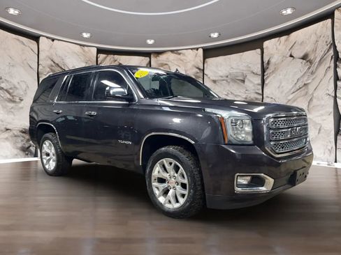 Used 2017 GMC Yukon SLE w/ SLE Value Package image 2