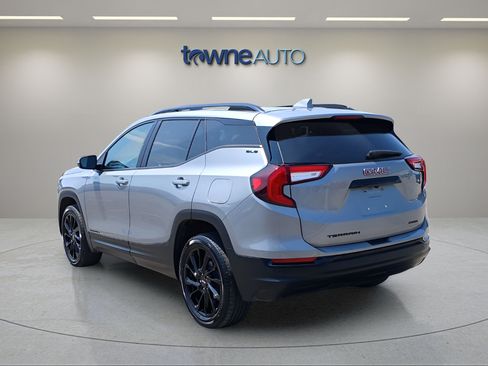 Used 2024 GMC Terrain SLE w/ Driver Convenience Package AWD/4WD image 3