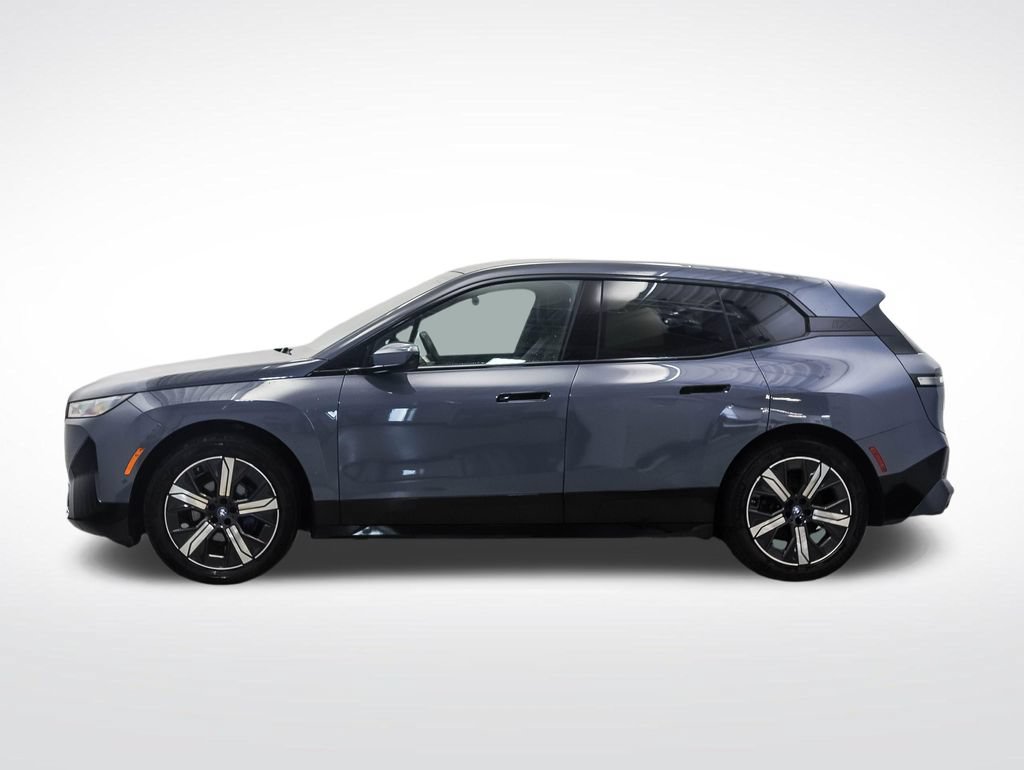 Certified 2024 BMW iX xDrive50 w/ Premium Package AWD/4WD image 2