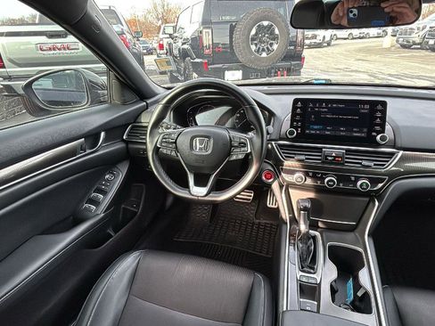 Used 2018 Honda Accord Sport image 25