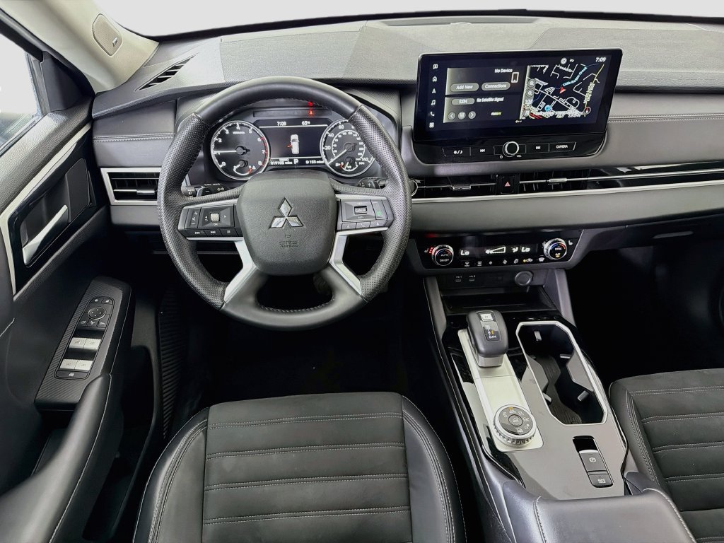 Used 2025 Mitsubishi Outlander SE AWD/4WD image 26
