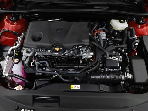 Used 2025 Toyota Camry SE w/ Multimedia Upgrade Package image 31