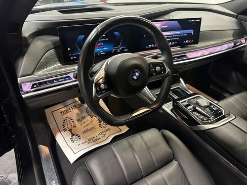 Used 2024 BMW i7 xDrive60 w/ Executive Package image 10