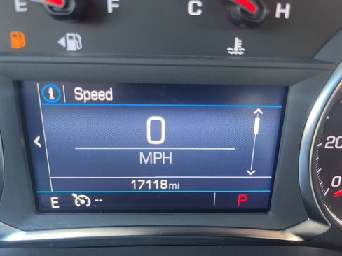 Certified 2023 GMC Acadia SLE w/ Driver Convenience Package image 12