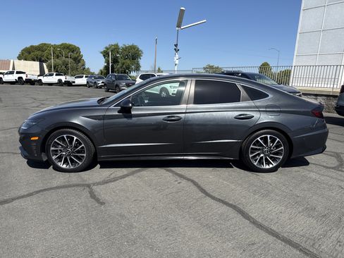 Used 2022 Hyundai Sonata Limited FWD image 2