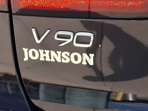 Certified 2024 Volvo V90 B6 Cross Country Plus w/ Protection Package Premier AWD/4WD image 30