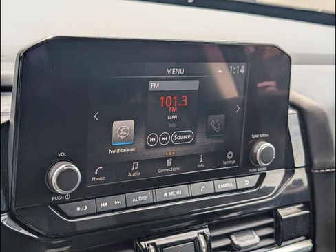 Used 2025 Nissan Pathfinder SV AWD/4WD image 15