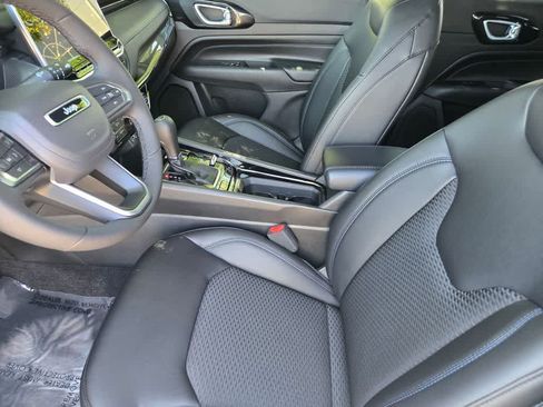 New 2026 Jeep Compass Latitude AWD/4WD image 17