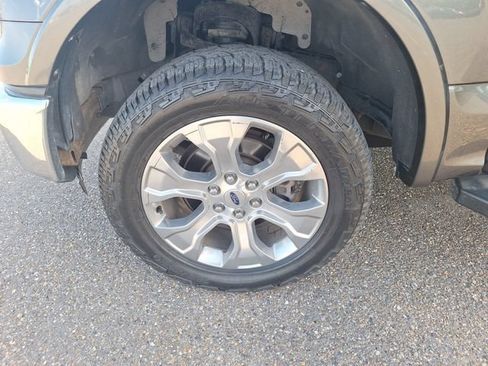 Used 2015 Ford F150 Lariat w/ Equipment Group 501A Mid RWD image 14