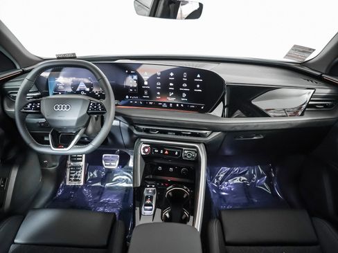 New 2025 Audi SQ5 Premium Plus image 9