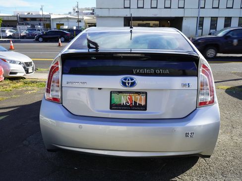 Used 2015 Toyota Prius Two FWD image 23