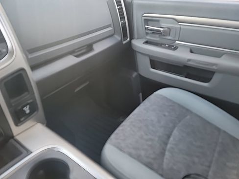 Used 2018 RAM 3500 SLT w/ Luxury Group RWD image 25