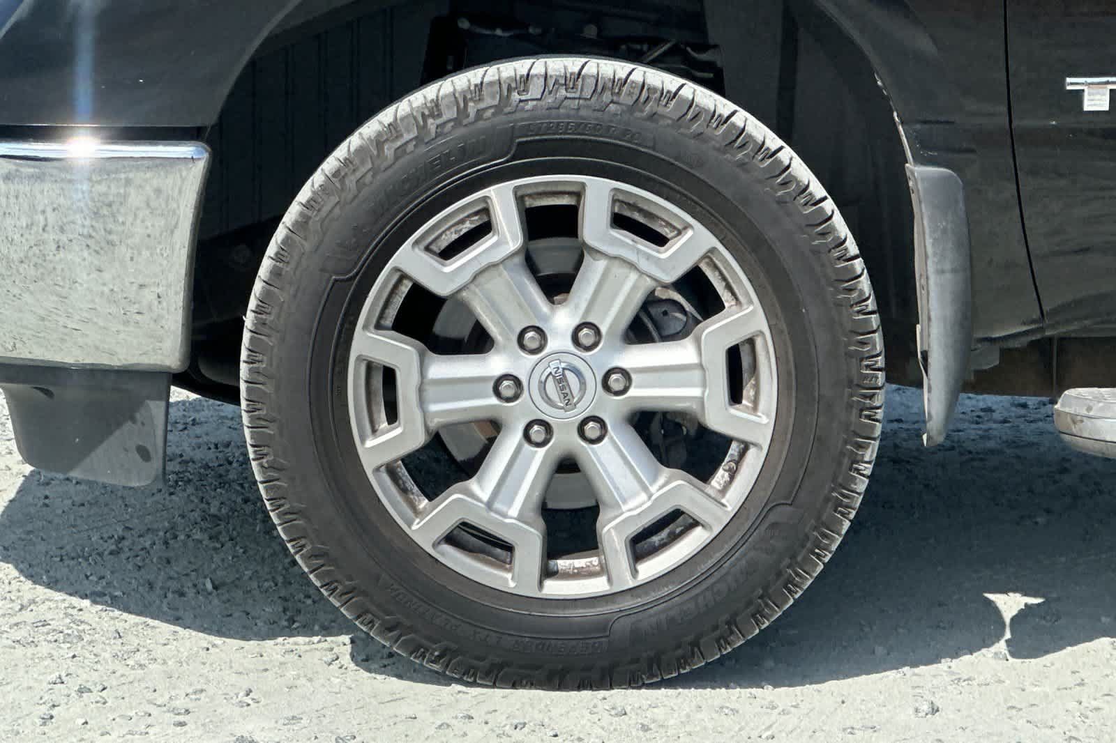 Used 2016 Nissan Titan SV AWD/4WD image 12
