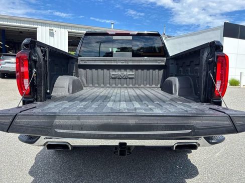 Used 2022 GMC Sierra 1500 SLT w/ SLT Premium Plus Package AWD/4WD image 17