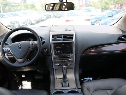 Used 2015 Lincoln MKX FWD w/ Walnut Swirl Wood Package image 33