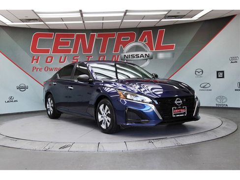 Certified 2024 Nissan Altima 2.5 S image 1