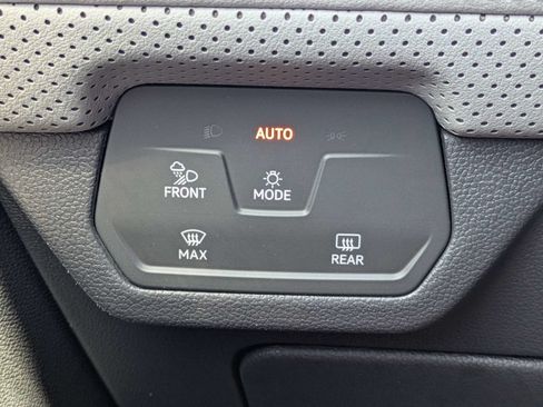 Used 2024 Volkswagen Atlas Peak Edition SEL AWD/4WD image 28