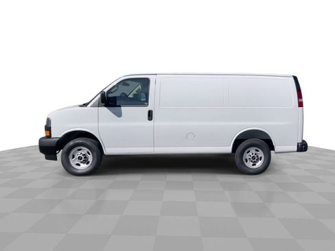 New 2026 GMC Savana 3500 w/ Driver Convenience Package RWD image 5