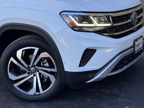 Used 2021 Volkswagen Atlas SEL Premium image 3